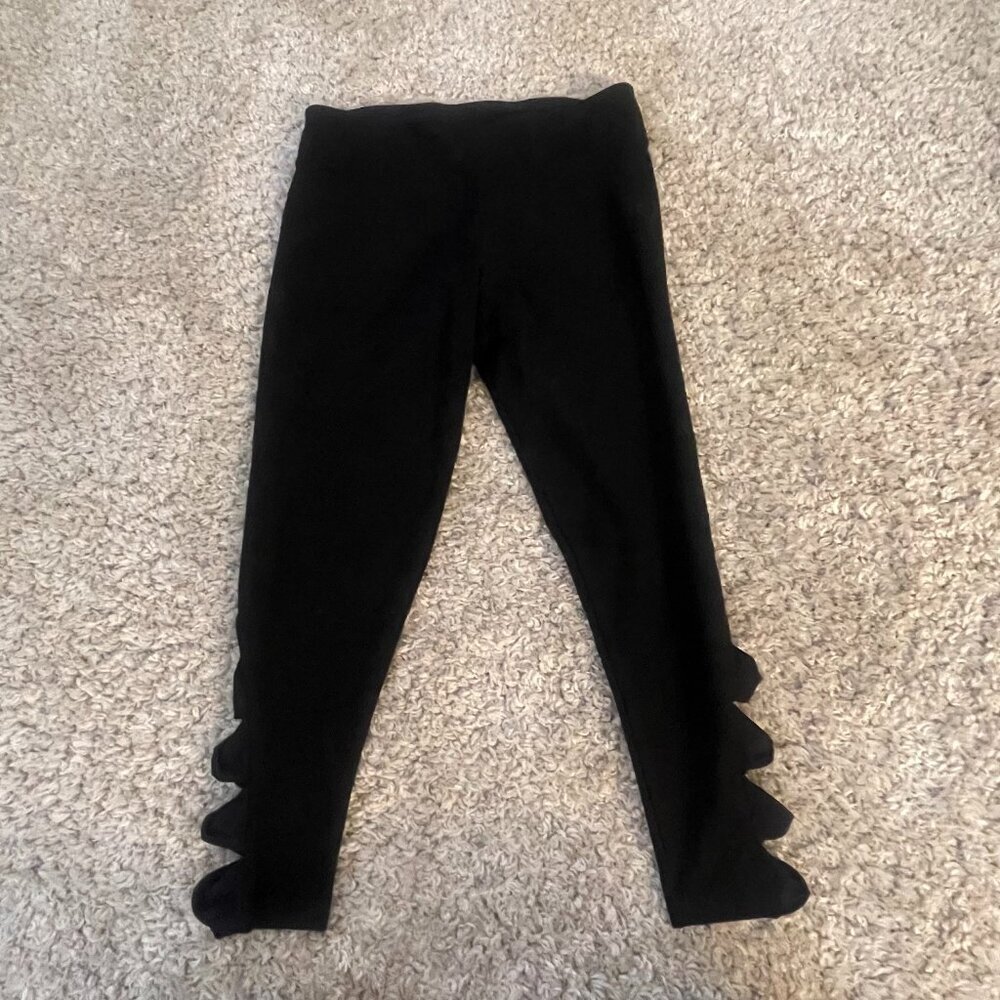 Victoria Sport Black Capri Leggings Criss Cross Hem Size Large